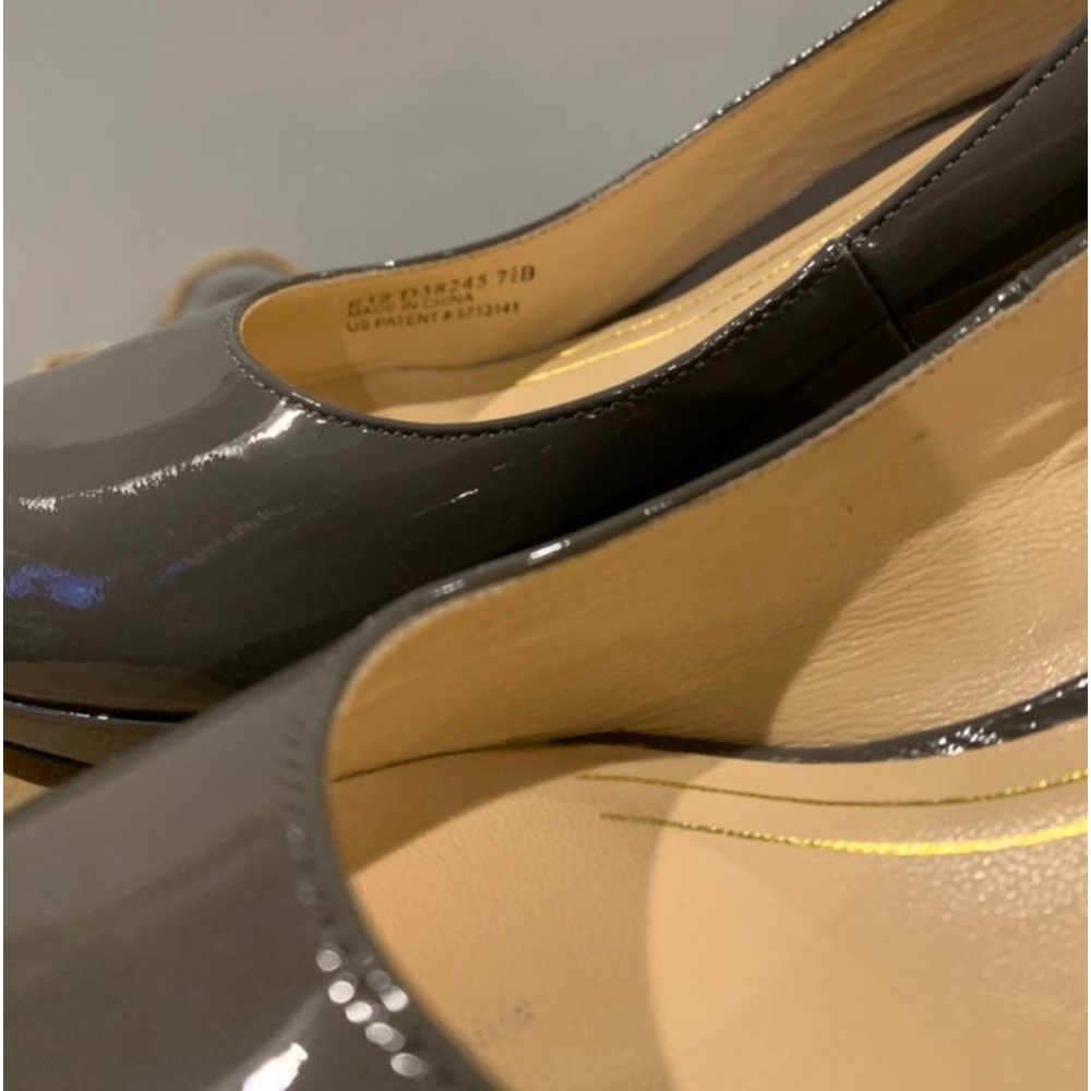 Cole Haan Chelsea Pump heels - Picture 4 of 7